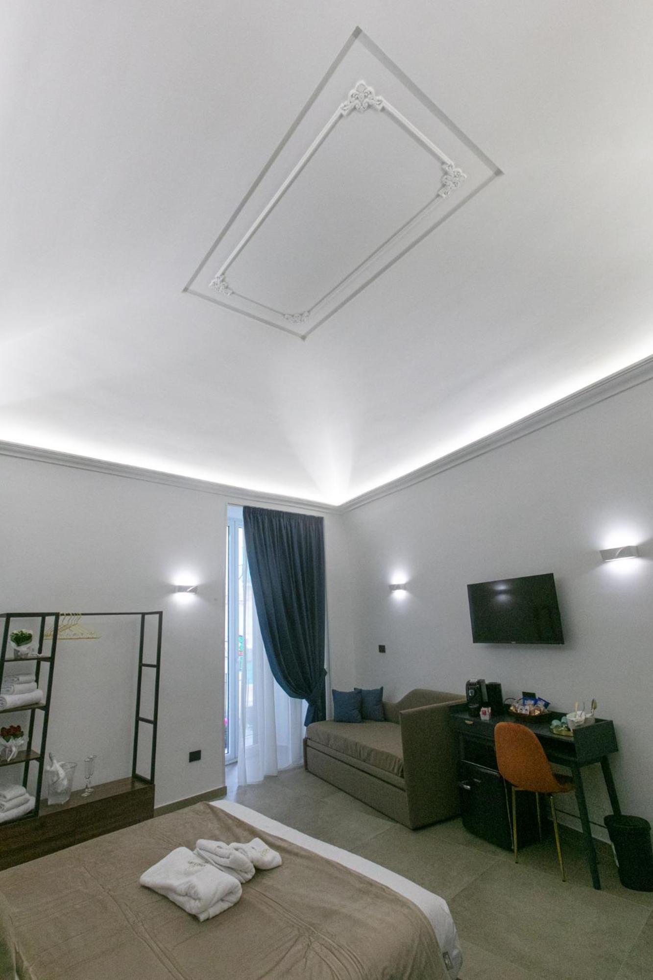 Pignasecca Domus Hotel Napoli Bagian luar foto