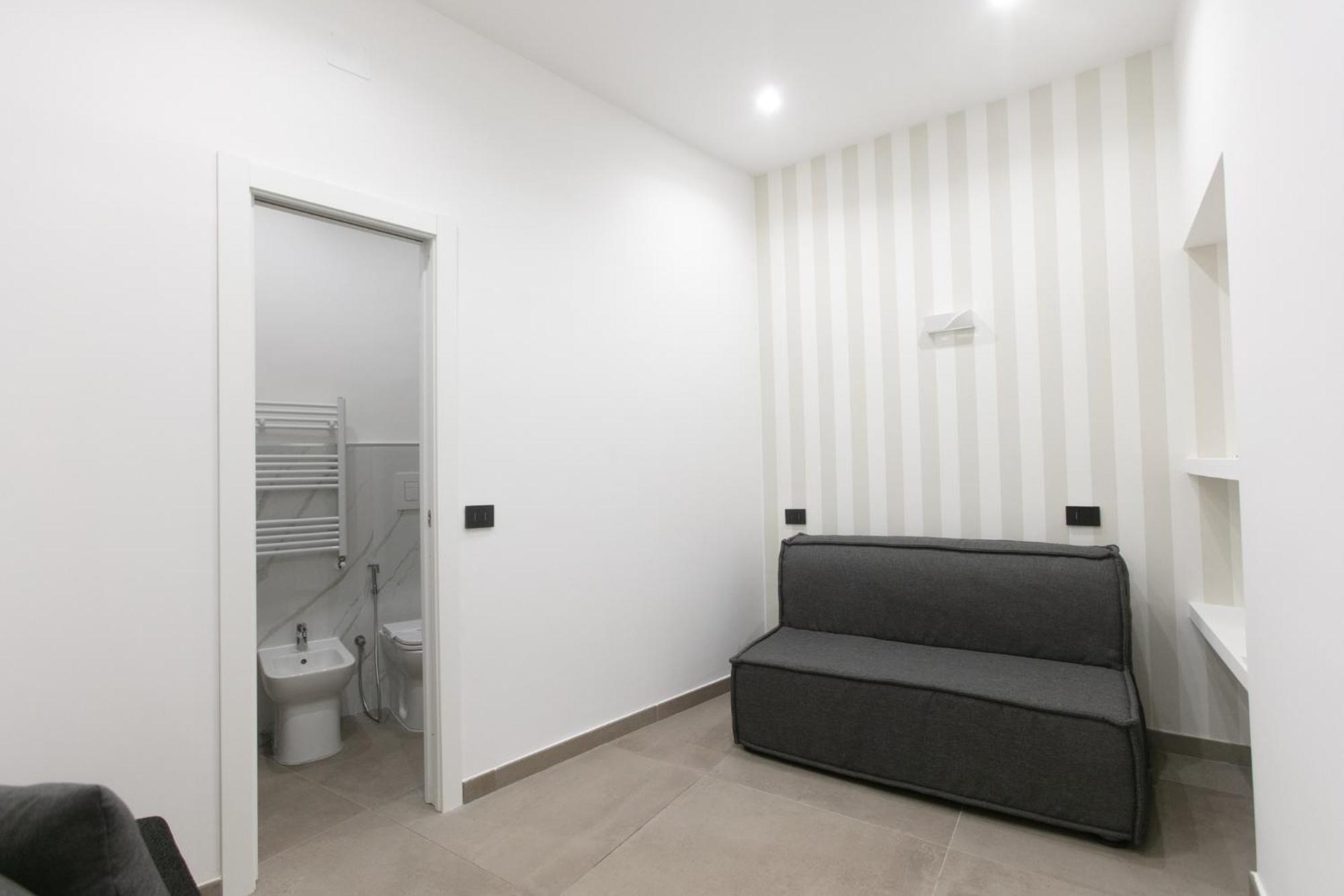 Pignasecca Domus Hotel Napoli Bagian luar foto