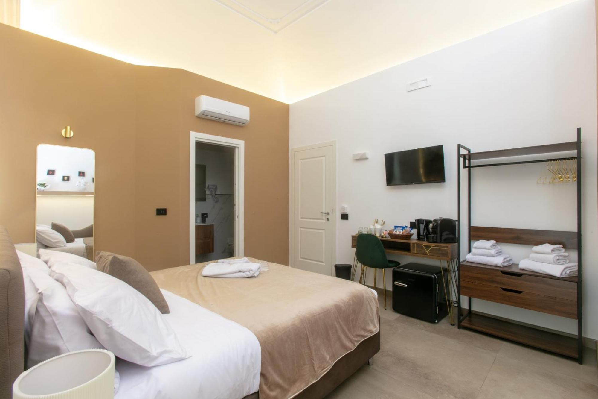 Pignasecca Domus Hotel Napoli Bagian luar foto
