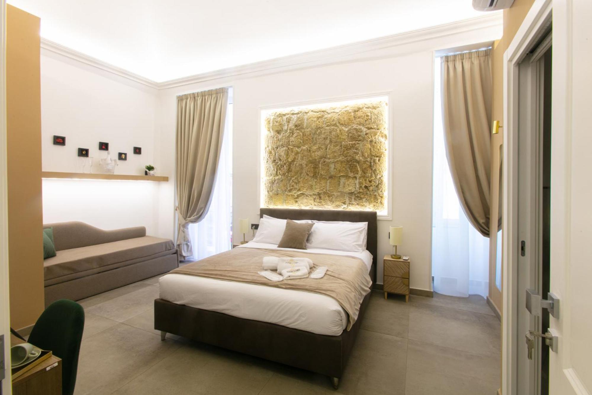 Pignasecca Domus Hotel Napoli Bagian luar foto