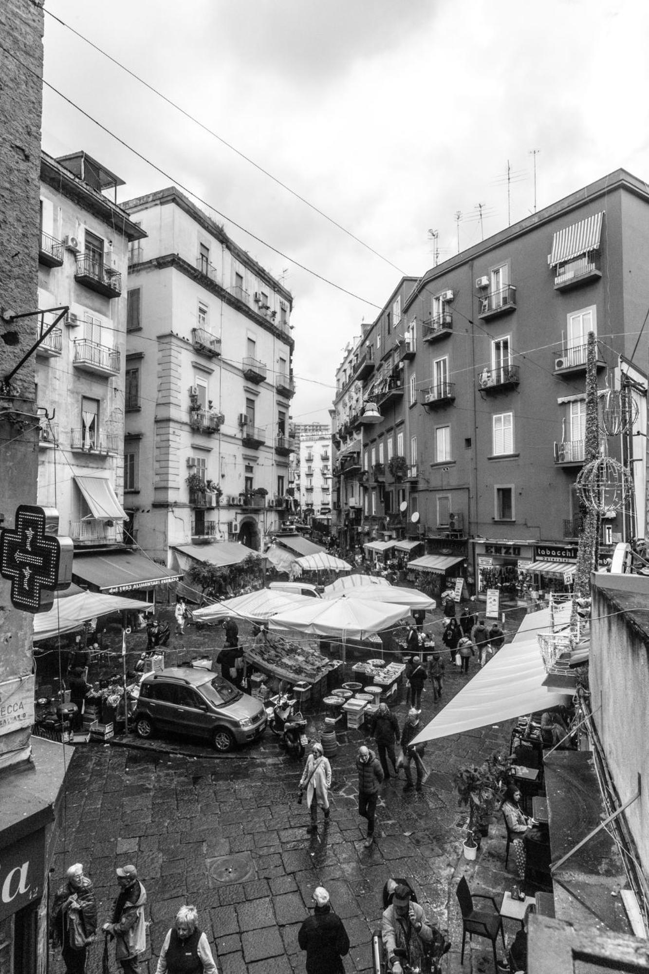Pignasecca Domus Hotel Napoli Bagian luar foto
